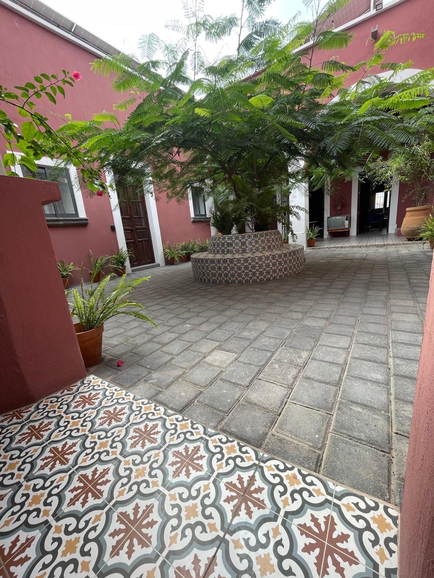 Quinta La Perla Hostel Гуадалахара Екстериор снимка