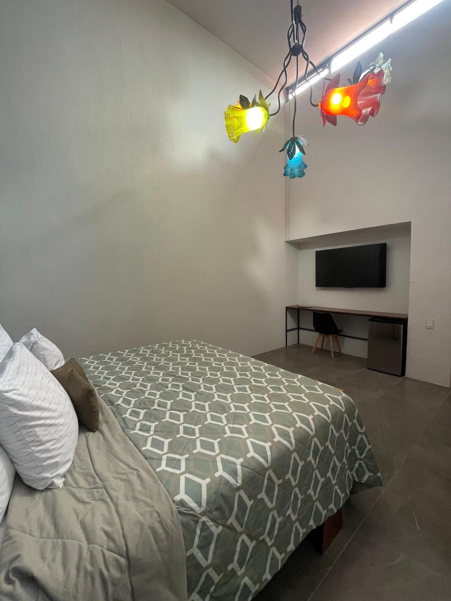 Quinta La Perla Hostel Гуадалахара Екстериор снимка