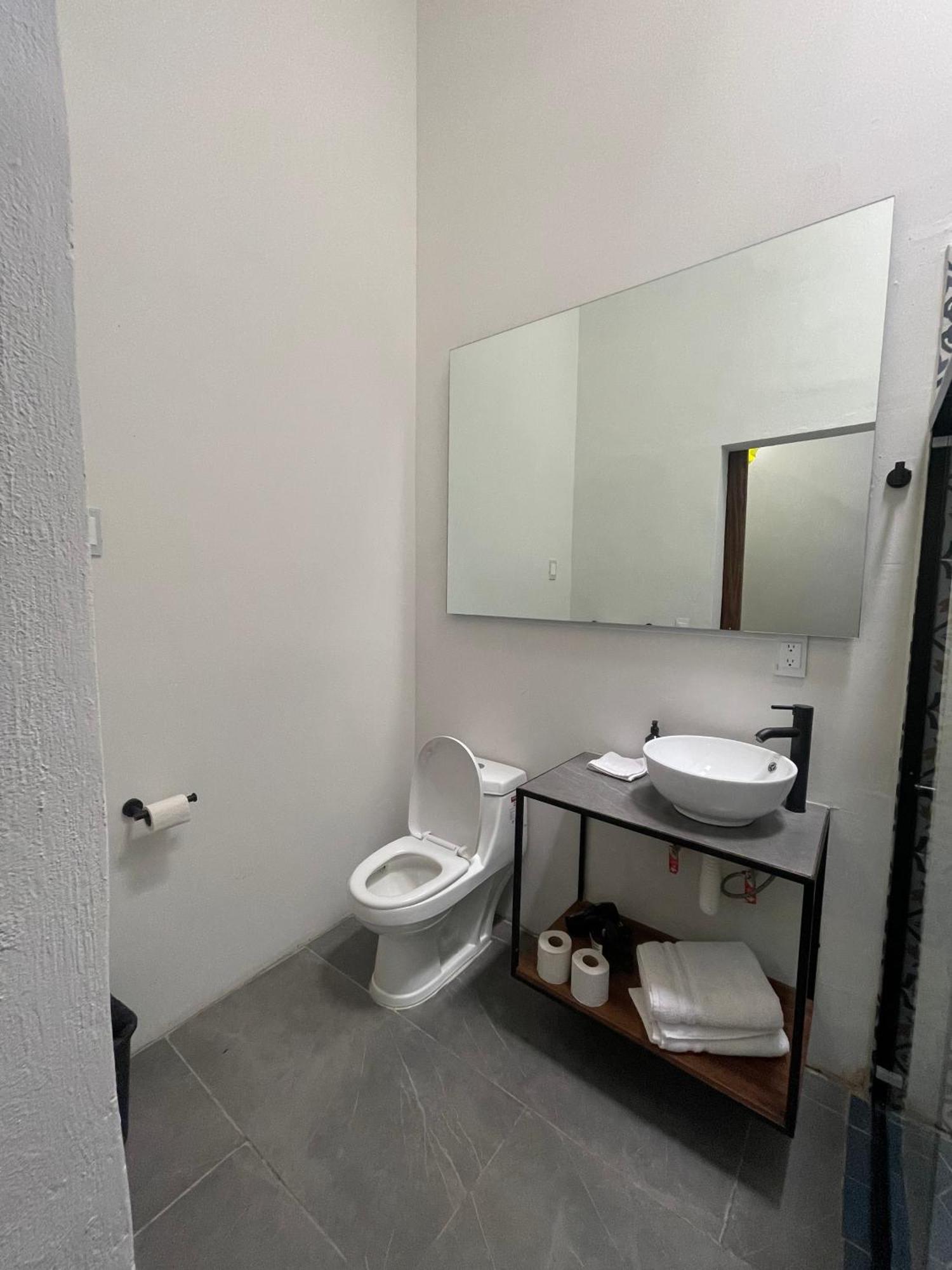 Quinta La Perla Hostel Гуадалахара Екстериор снимка