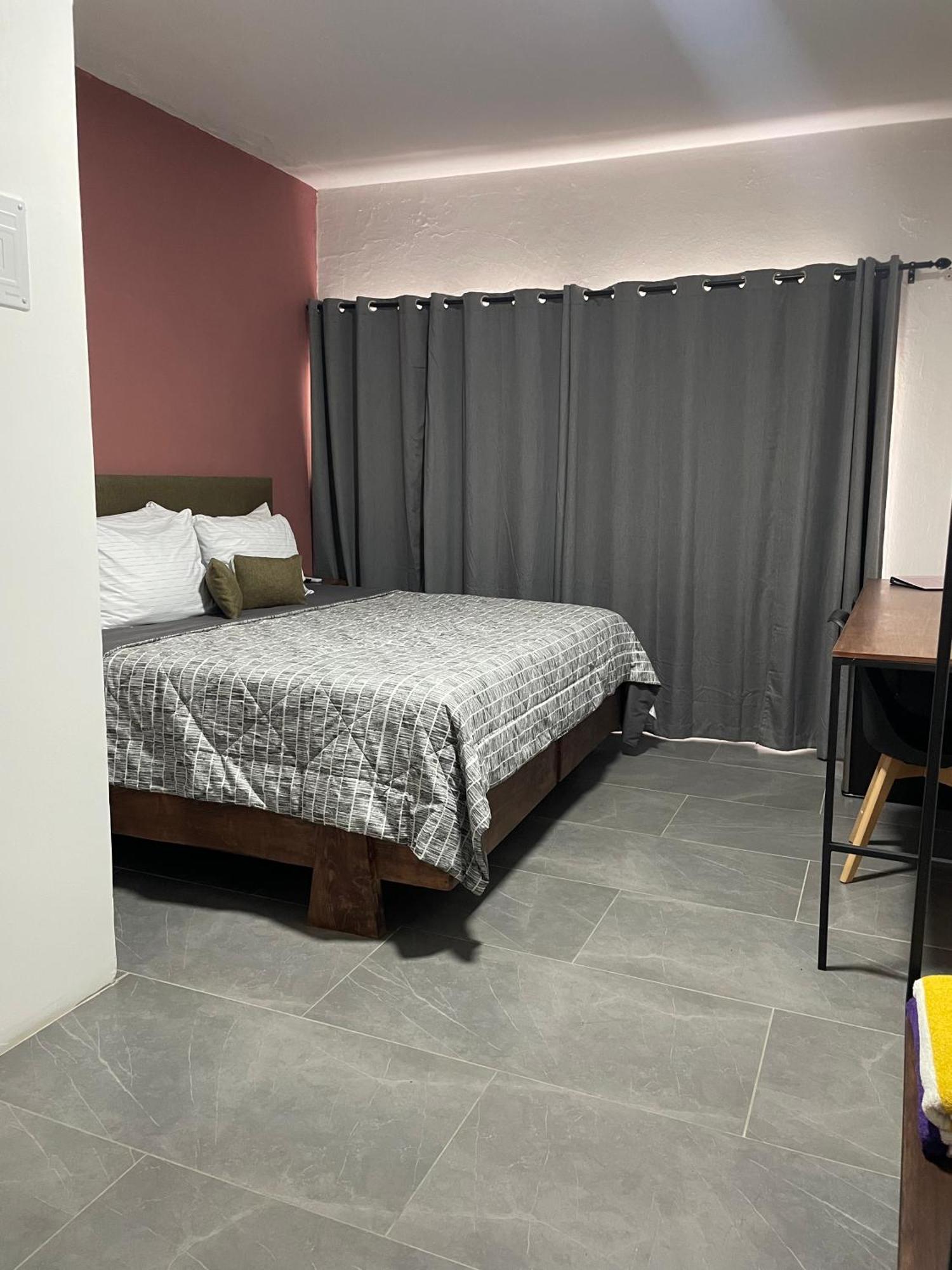 Quinta La Perla Hostel Гуадалахара Екстериор снимка