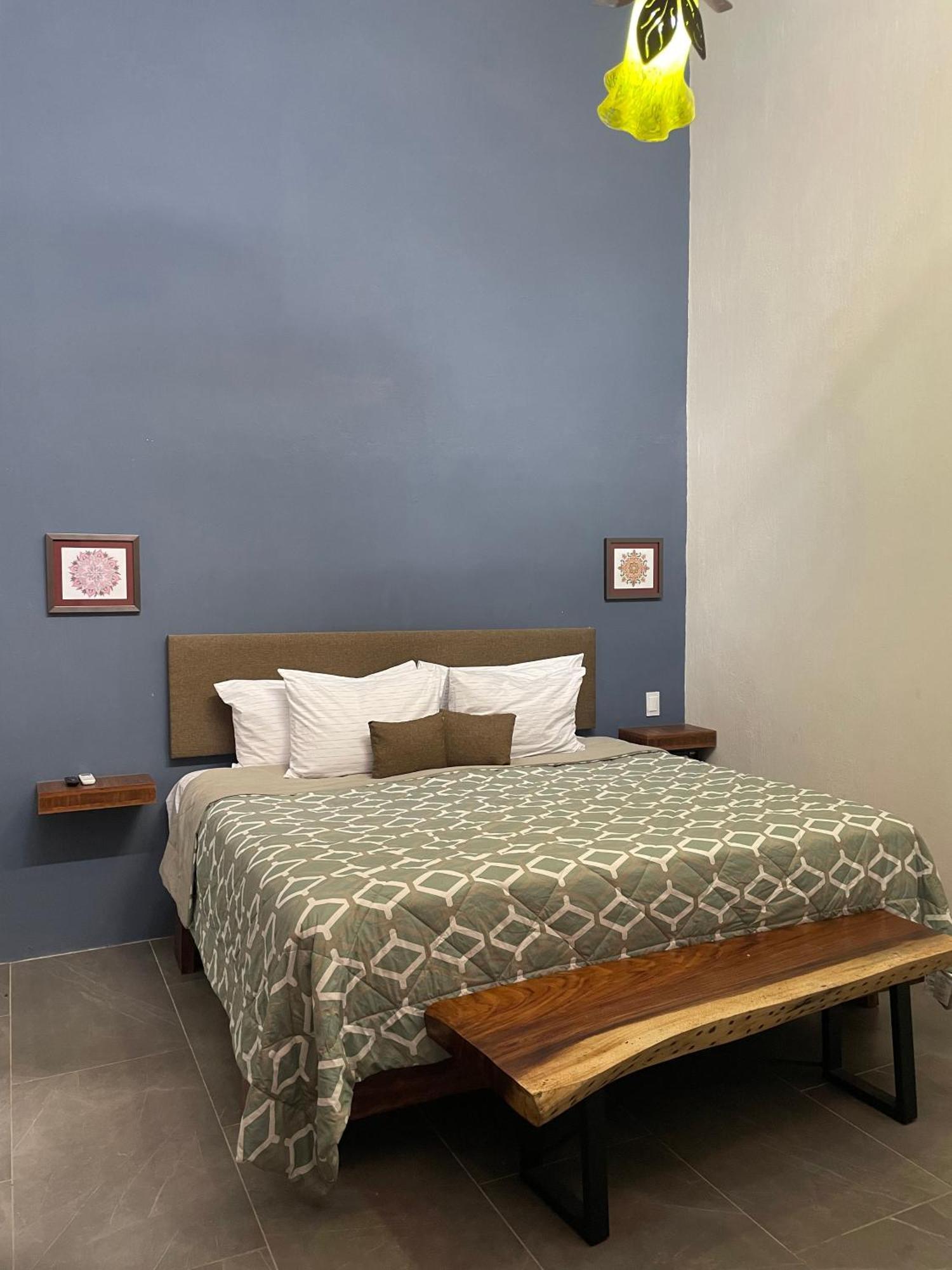 Quinta La Perla Hostel Гуадалахара Екстериор снимка