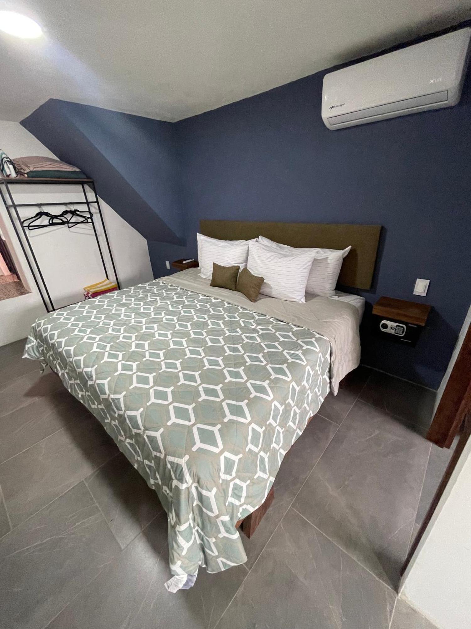 Quinta La Perla Hostel Гуадалахара Екстериор снимка