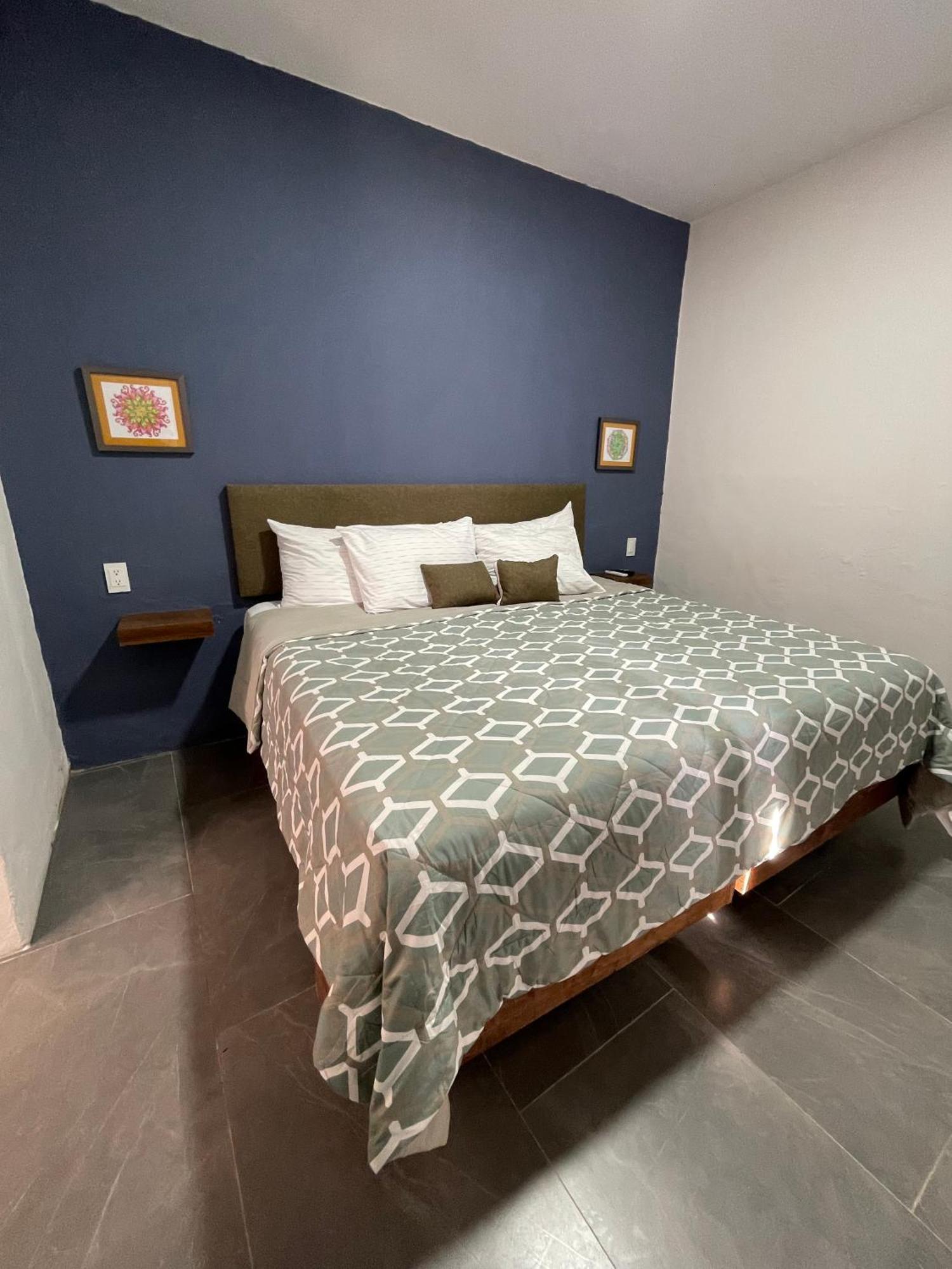 Quinta La Perla Hostel Гуадалахара Екстериор снимка