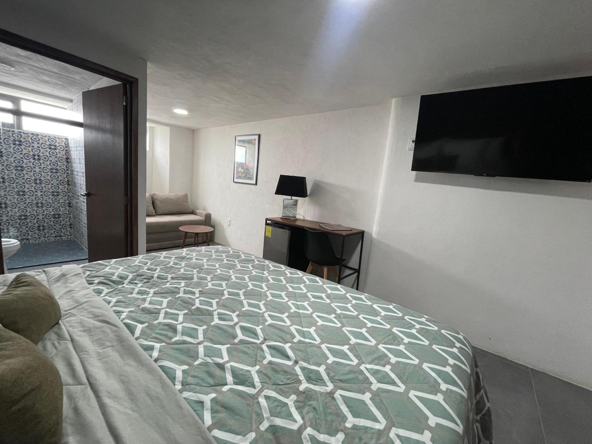 Quinta La Perla Hostel Гуадалахара Екстериор снимка